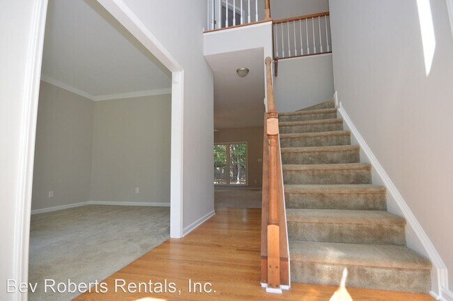 Building Photo - 3 br, 2.5 bath House - 106 Covewood Court