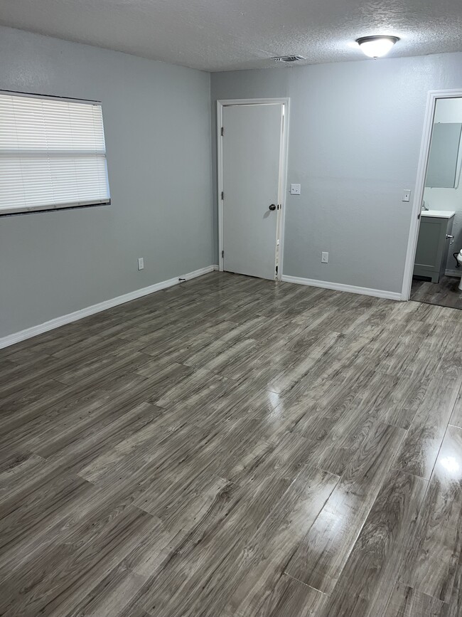 Building Photo - 4305 Bessie Cir W