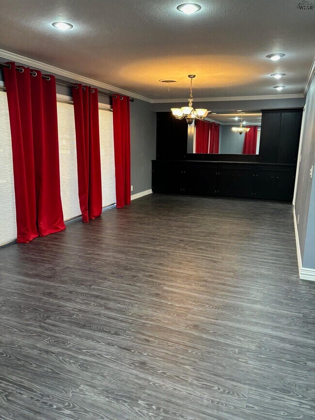 Foto del edificio - 2627 Bretton Rd