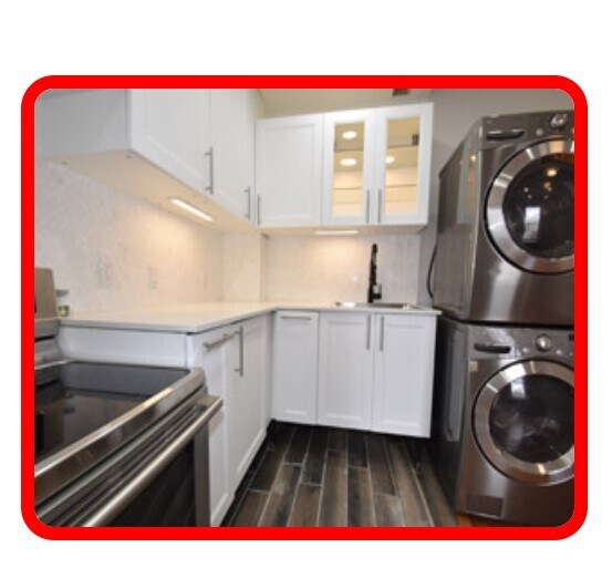 Photo du bâtiment - Large 2 bedroom 1 washroom apartment on Queen St. W