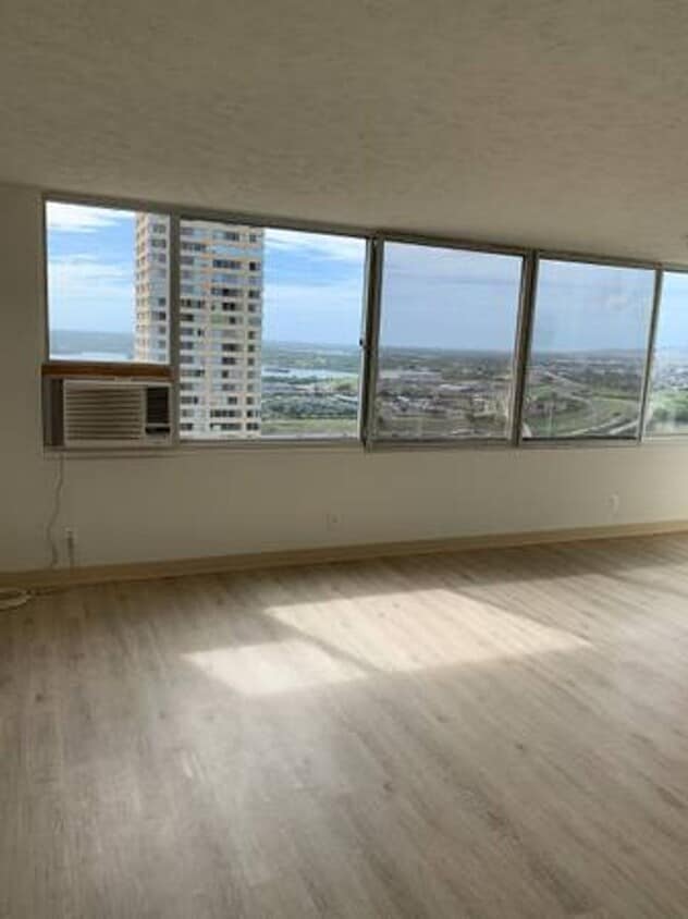 Primary Photo - Great Location and Great Amenities!
