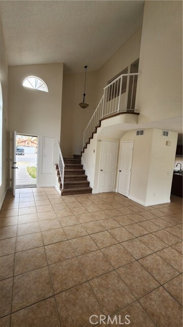 Building Photo - 123 Peppertree Dr