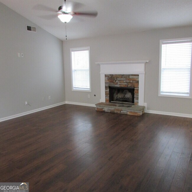Building Photo - 7765 Lazy River Ln