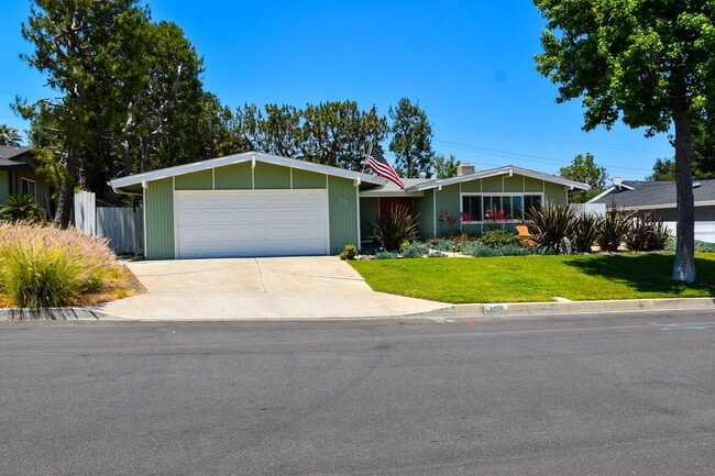 Photo - 3018 N Oceanview St House