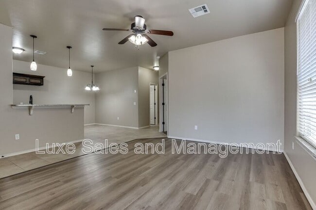 Building Photo - 1308 Garden Gate Dr