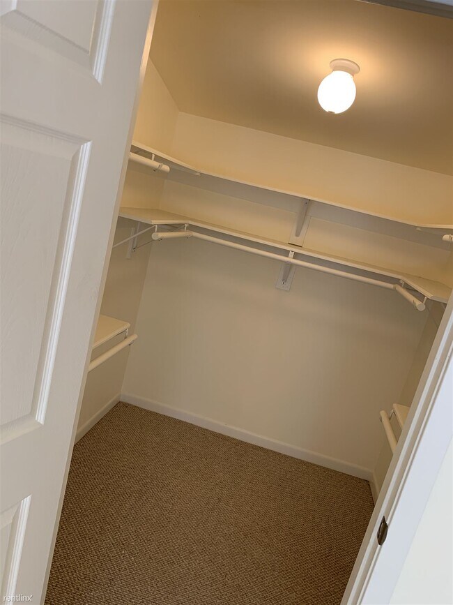 Foto del edificio - 3 br, 2.5 bath House - 5590 Clinton Street