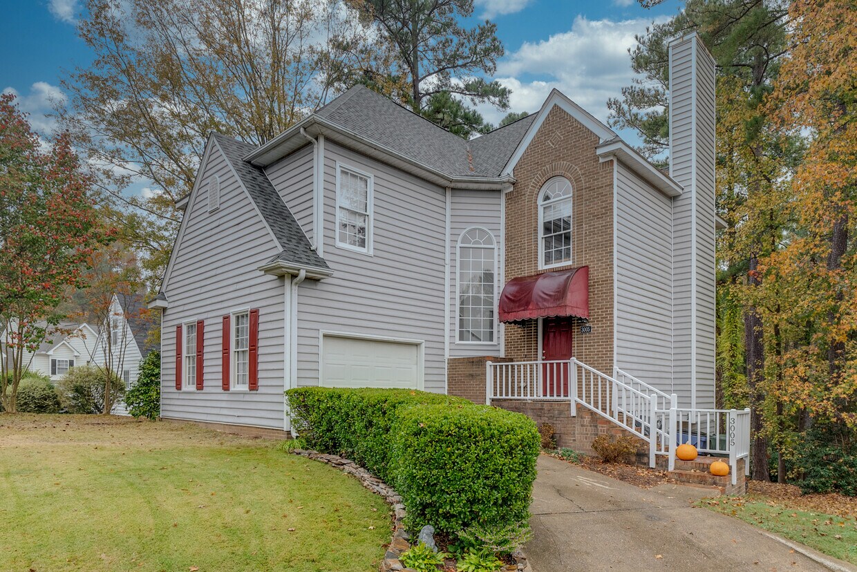 Front of House - 3005 Peckover Ct