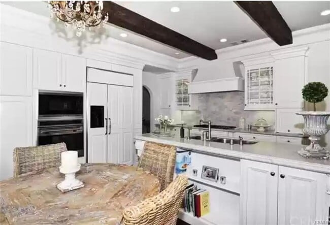 Building Photo - 6 Villeneuve