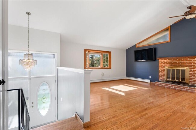 Foto del edificio - 193 E Mt Airy Dr