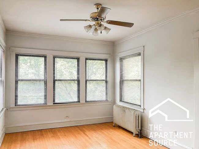 Photo - 3503 N Greenview Ave Apartment