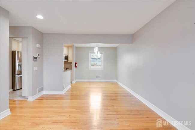 Building Photo - 3316 Beverly Rd