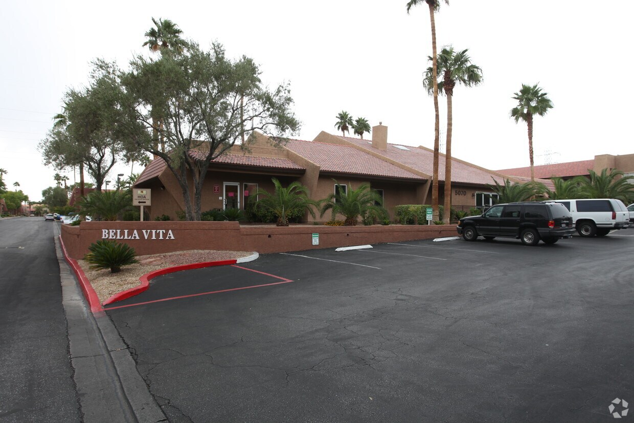 Bella Vita Apartments in Las Vegas, NV