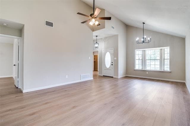 Building Photo - 5529 Village Green Dr