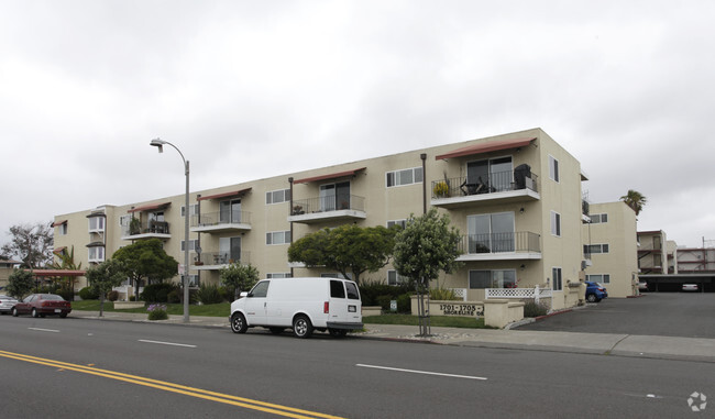 Islander Apartments Alameda