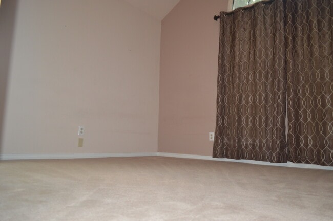 Building Photo - 2522 Belmeade Dr