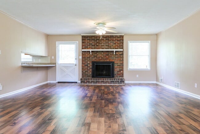 Foto del edificio - 2906 Elizabeth Ln