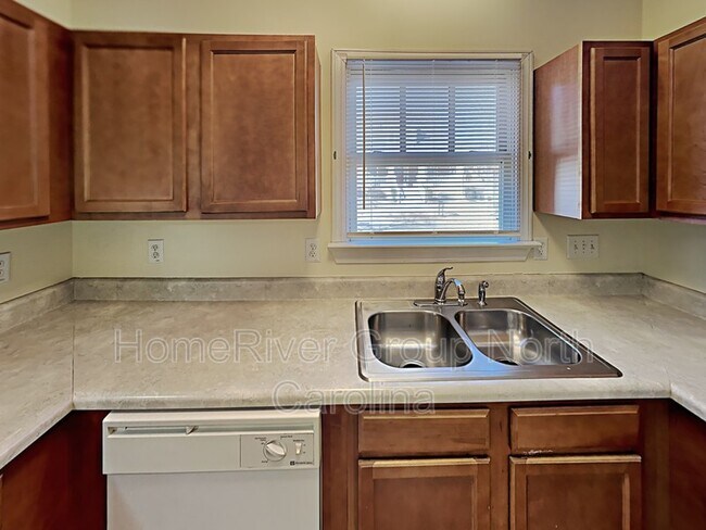 Building Photo - 1810 Evans Dr