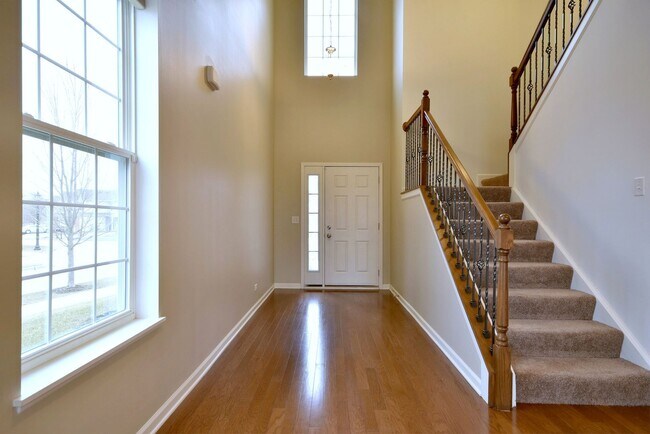 Building Photo - 147 Birch Ln