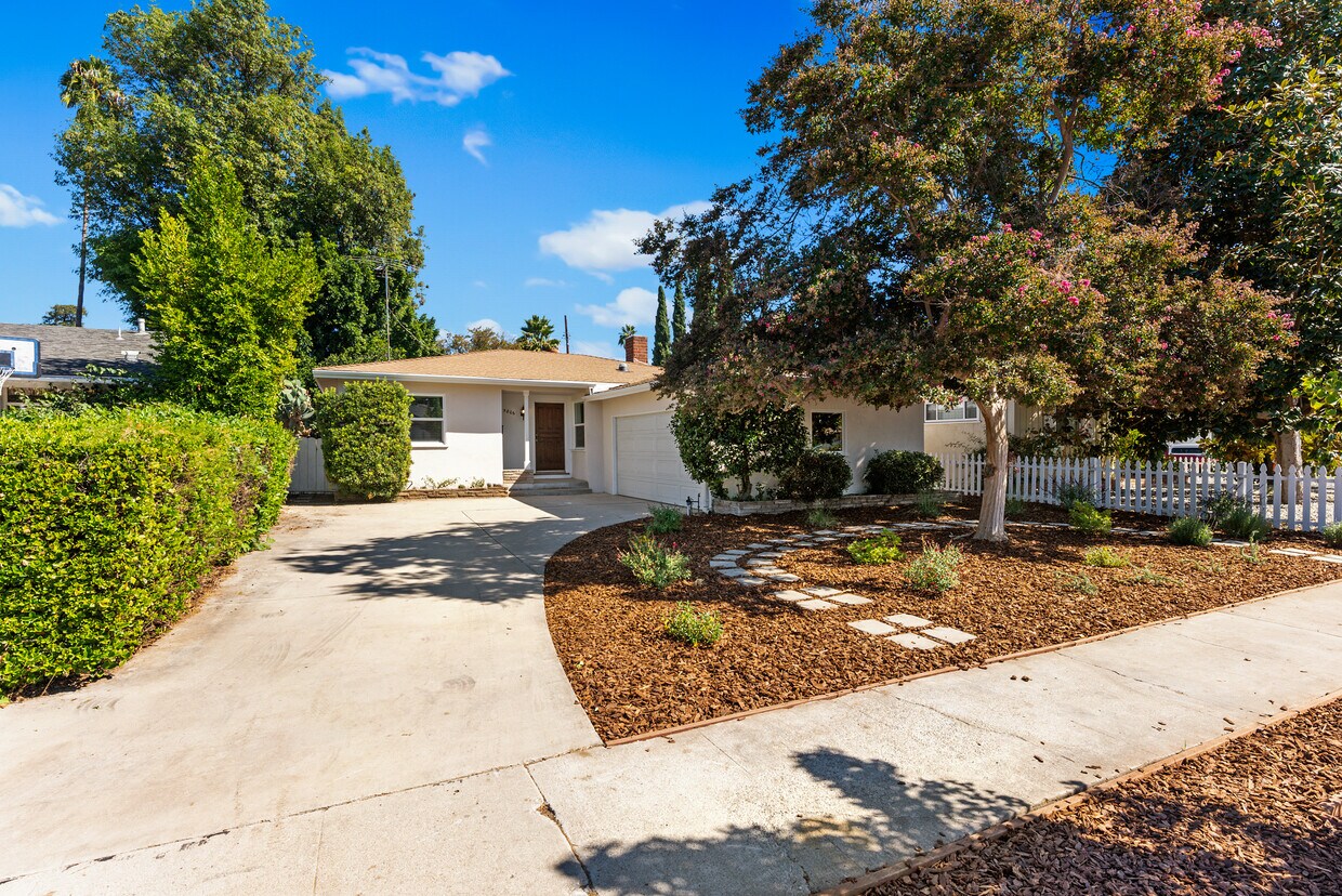 Foto principal - 5806 Natick Ave