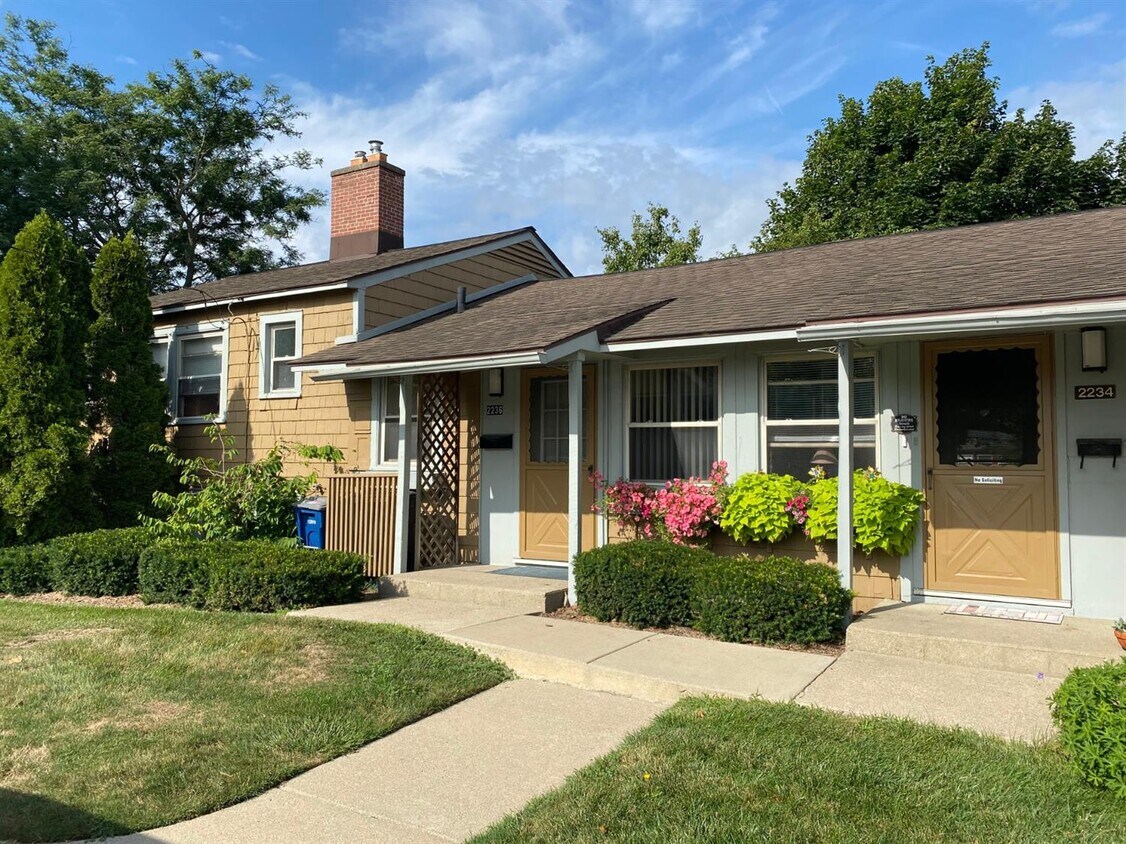 2236 Pittsfield Blvd, Ann Arbor, MI 48104 Condo for Rent in Ann Arbor