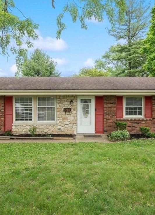 Photo - 215 Pinegrove