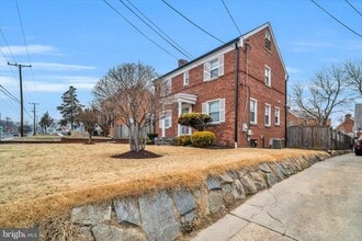 Building Photo - 1002 Chillum Rd