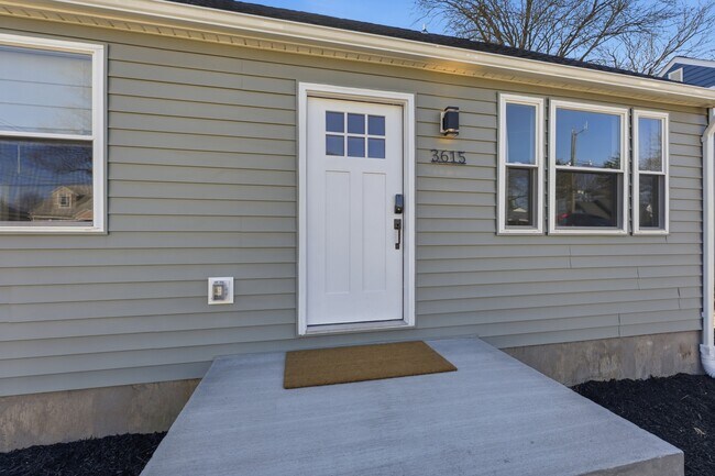 Building Photo - 3615 Kenmar Rd