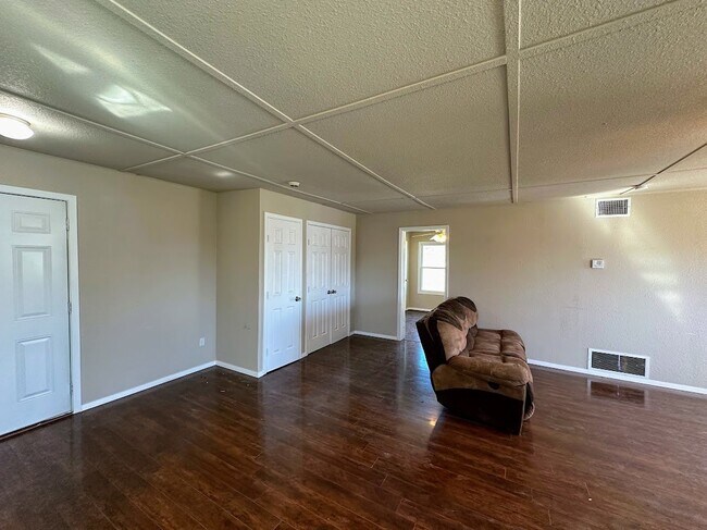 Building Photo - Ask about our no Security deposit!