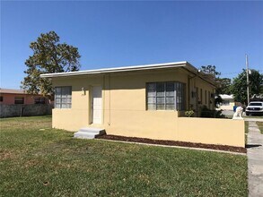 Building Photo - 1709 Moffett St