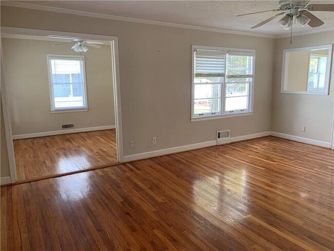 Building Photo - 1910 La Dawn Ln NW