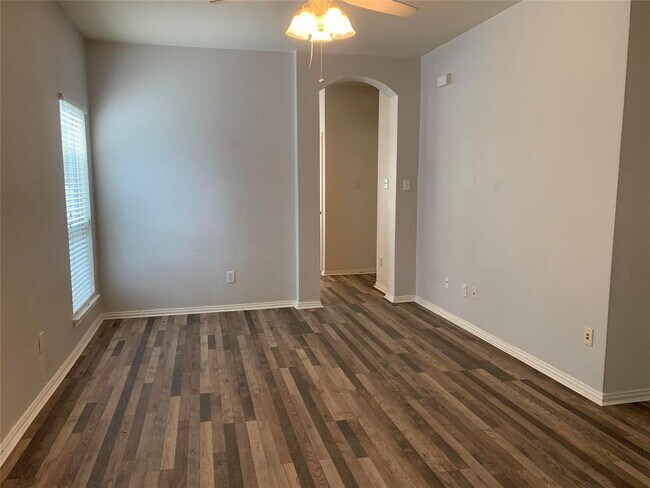 Building Photo - 9860 Birch Dr