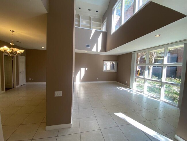 Building Photo - 11862 Taylorcrest Rd