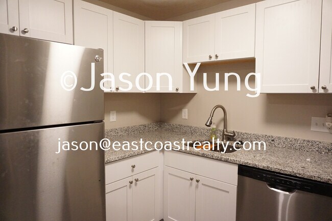 Foto del edificio - 404 Langley Rd