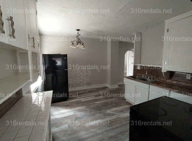 Foto del edificio - 1818-18185 S Ida St