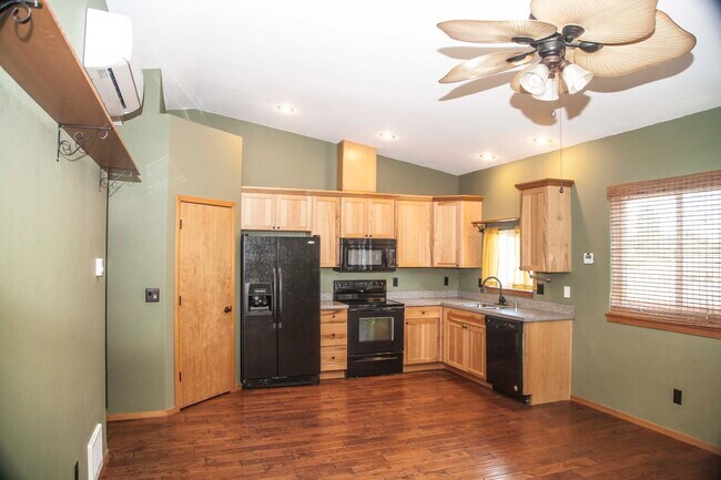 Foto del edificio - 1321 Crowe St SE