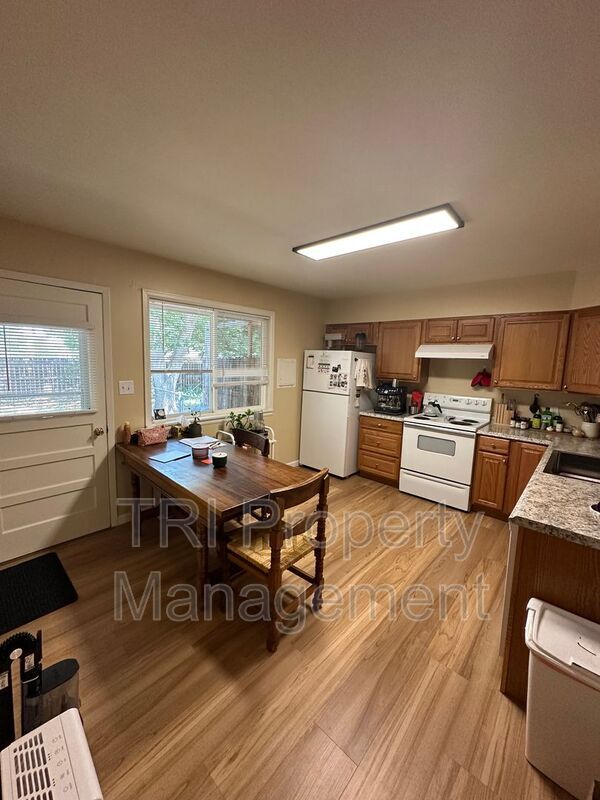 Building Photo - 1108 McHugh St