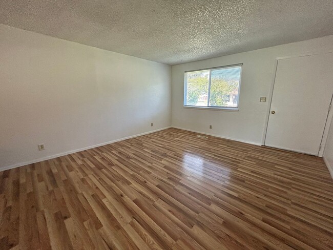 Building Photo - 10505 W Ardyce Ct