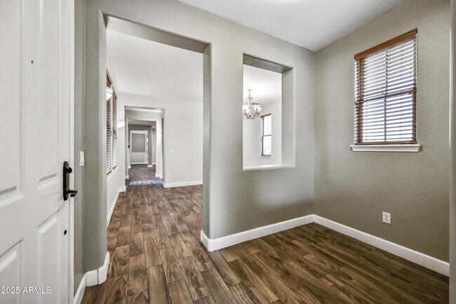 Building Photo - 15340 W Dahlia Dr