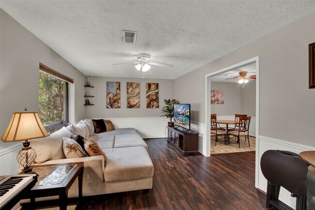 Building Photo - 6208 Brookdale Dr