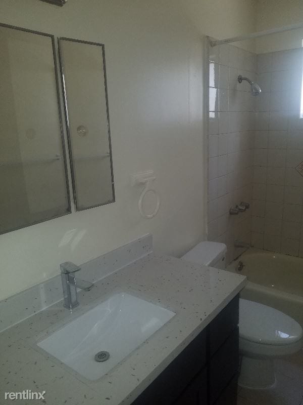 Building Photo - 968 Torrano Ave