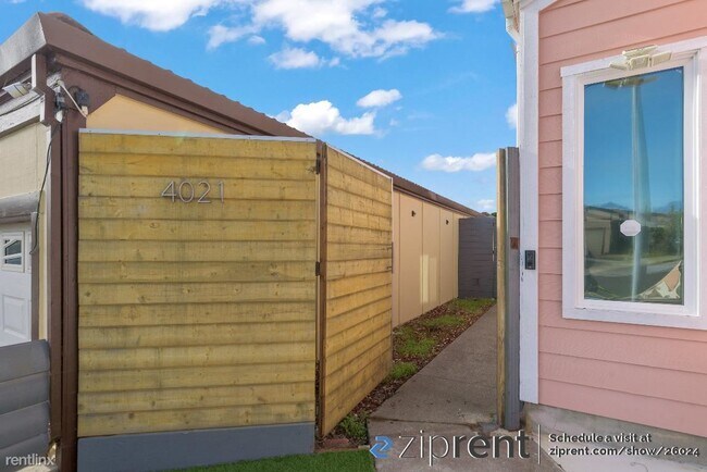 Building Photo - 3 br, 2 bath House - 4021 Minuet Cir, El S...