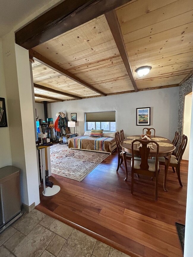 Building Photo - 945 Agua Fria St