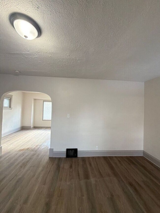 Foto del edificio - 1927 Merl Ave