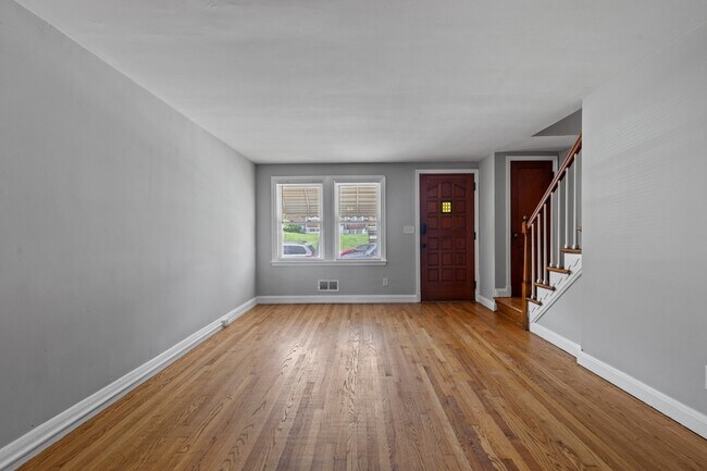 Building Photo - 3725 Elmley Ave