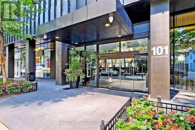 Building Photo - 101-3101 Charles St E