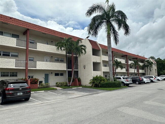 Building Photo - 8901 S Hollybrook Blvd