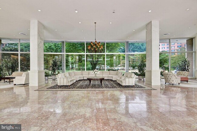 Foto del edificio - 4201 Cathedral Ave NW