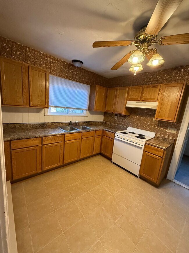 Foto del edificio - 1BR House in Osseo/Foster