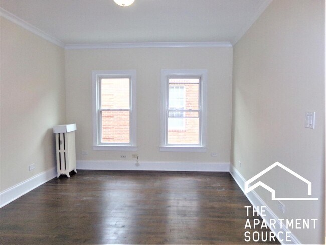 Building Photo - 809 Elm St
