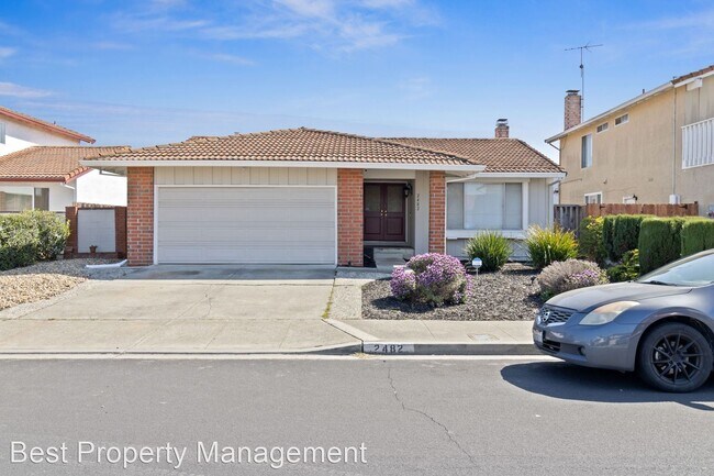 Building Photo - 4 br, 2 bath House - 2482 Cabrillo Dr